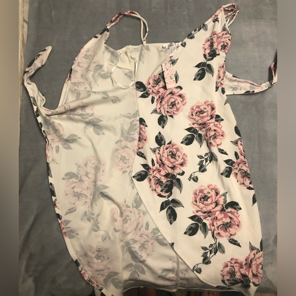 Streetwear Society White and Pink Floral Mini Dress - Picture 2 of 4